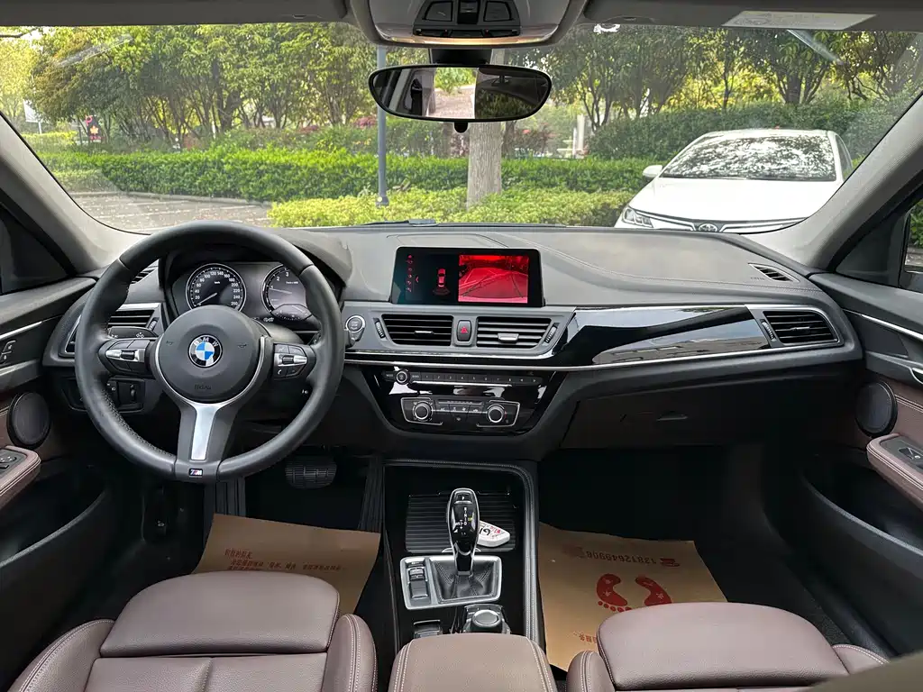 BMW 1 Series 2020 — фото 12
