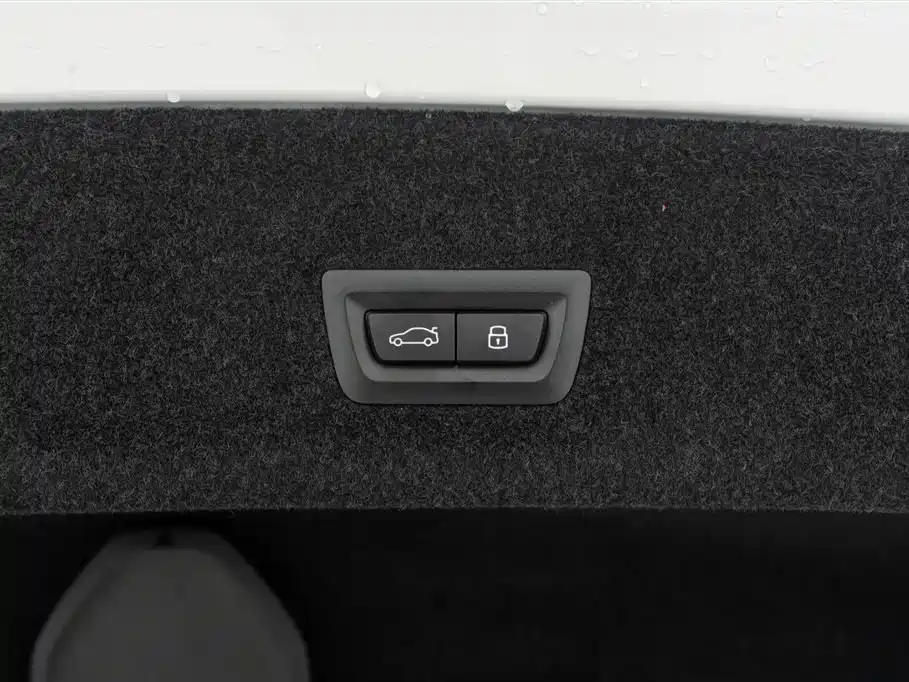 BMW 3 Series 2025 — фото 14