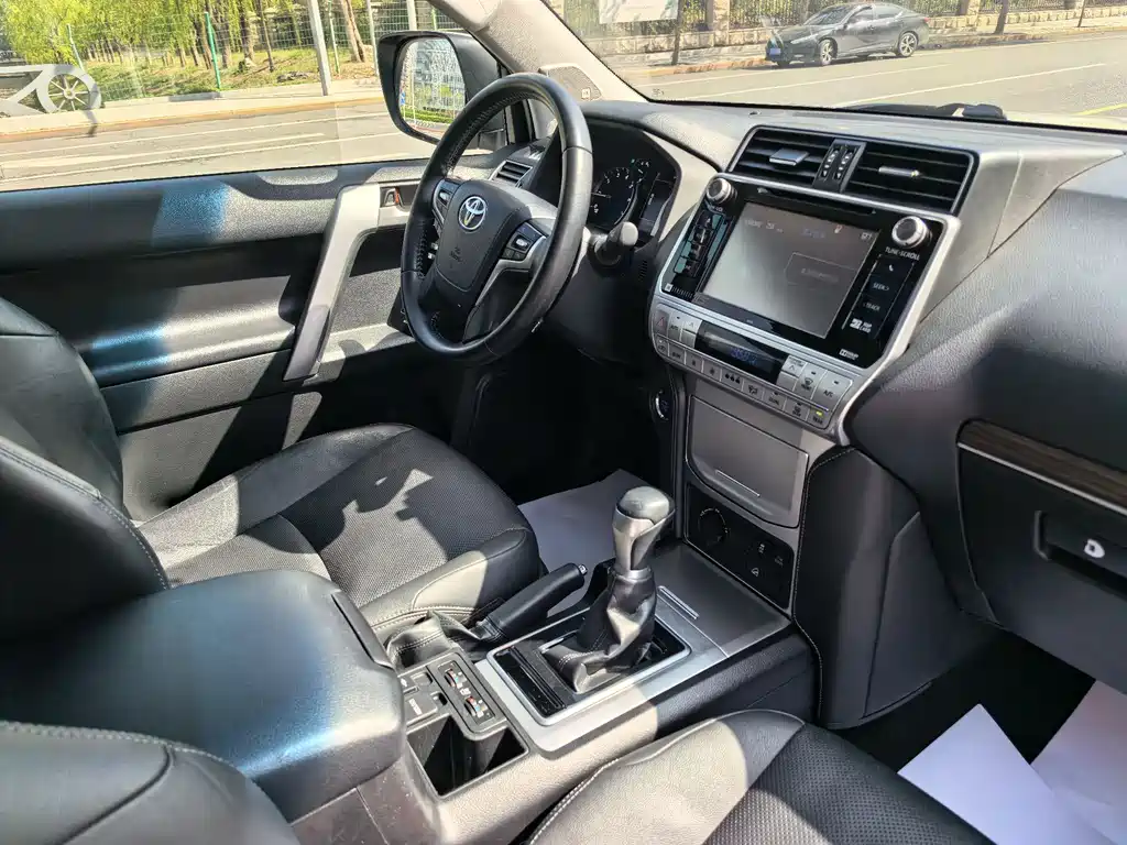 Toyota Prado 2019 — фото 15