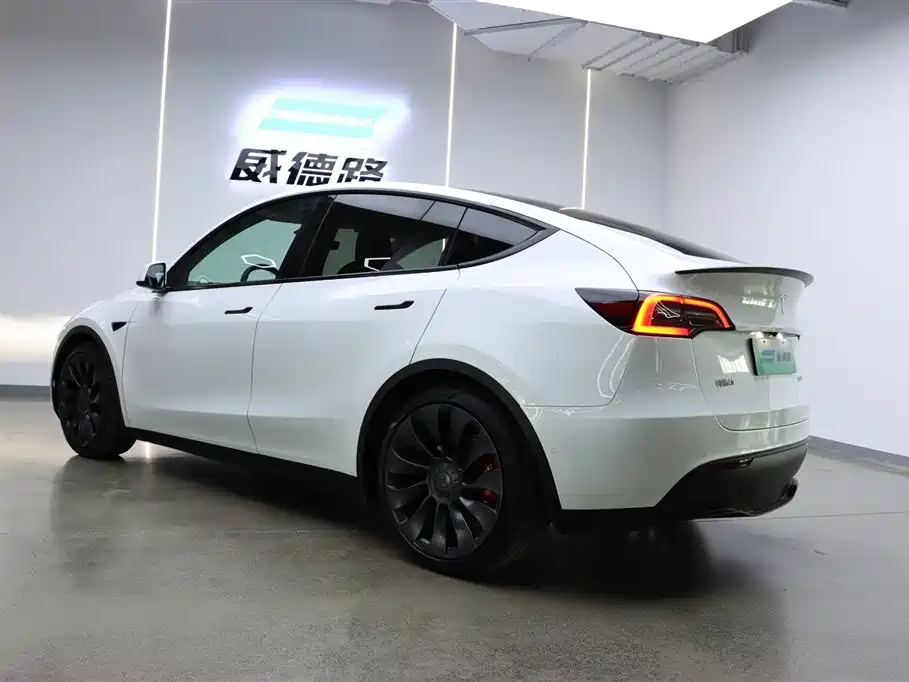 Tesla Model Y 2022 — фото 4