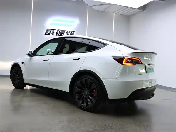 Tesla Model Y 2022