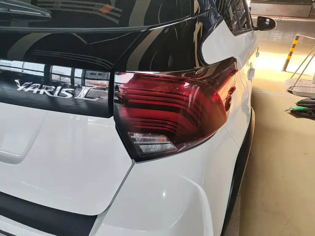 Toyota Yaris L 2020 — фото 8