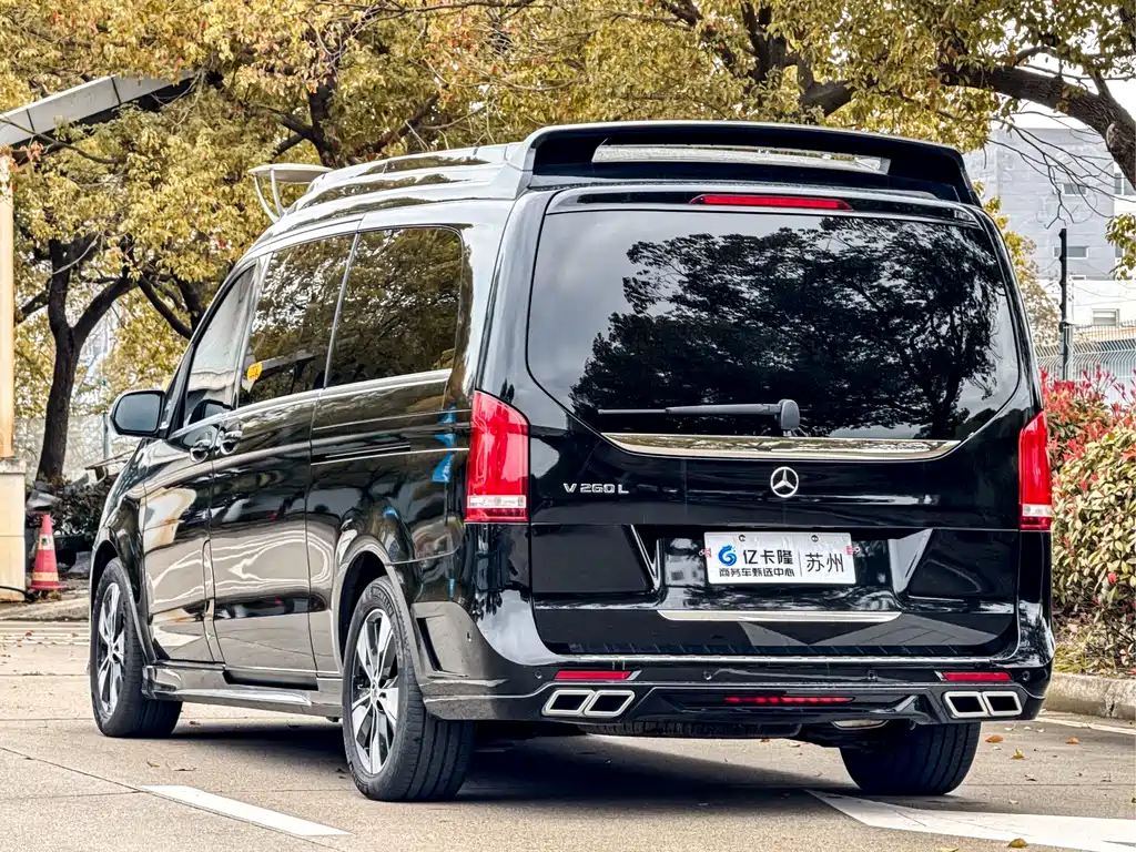 Mercedes-Benz V-Class 2023 — фото 19