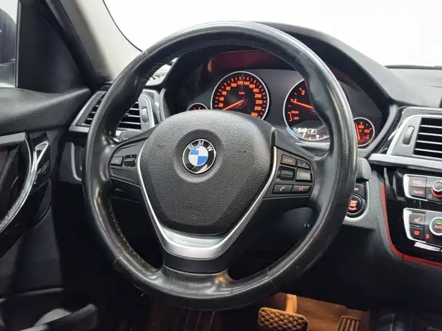 BMW 3 Series 2017 — фото 10