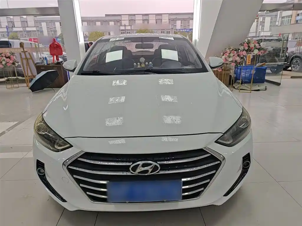 Hyundai Elantra 2018 — фото 3