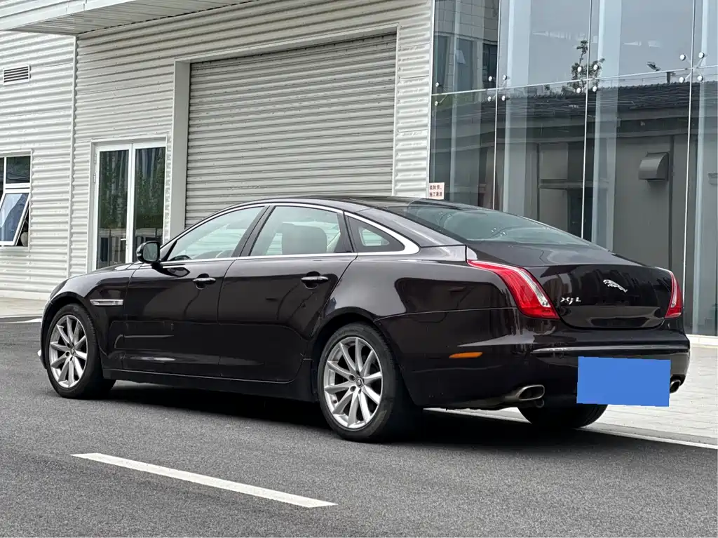Jaguar XJ 2012