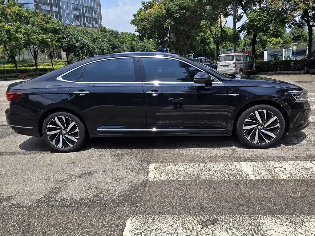 Volkswagen Passat 2023