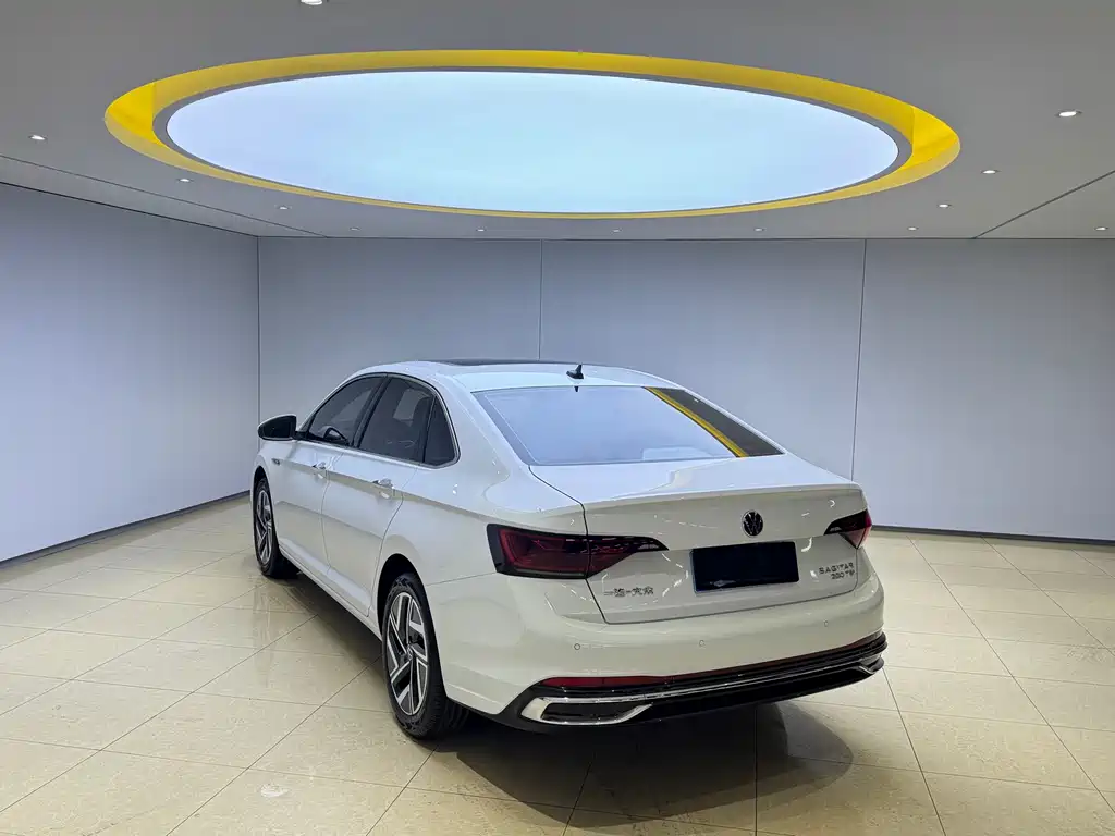 Volkswagen Sagitar 2022