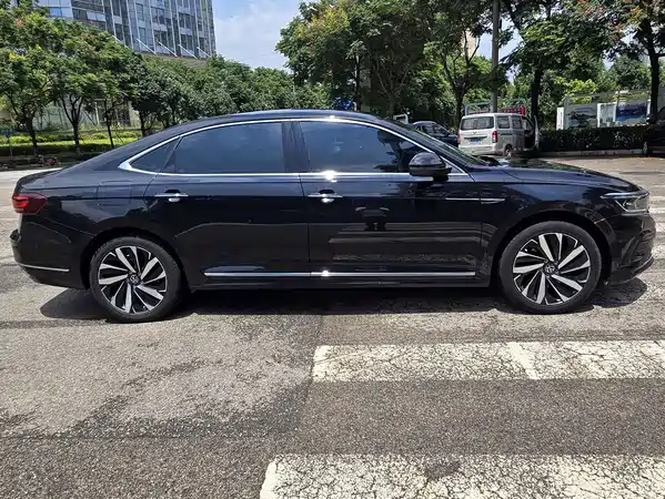 Volkswagen Passat 2023