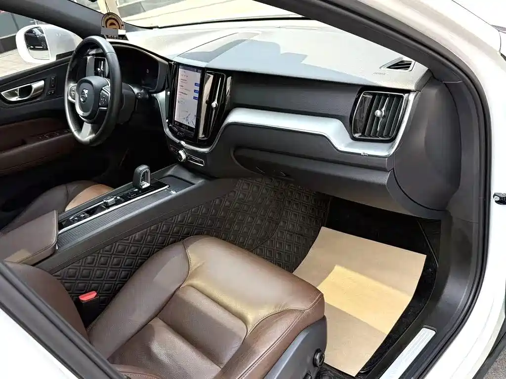 Volvo XC60 2023