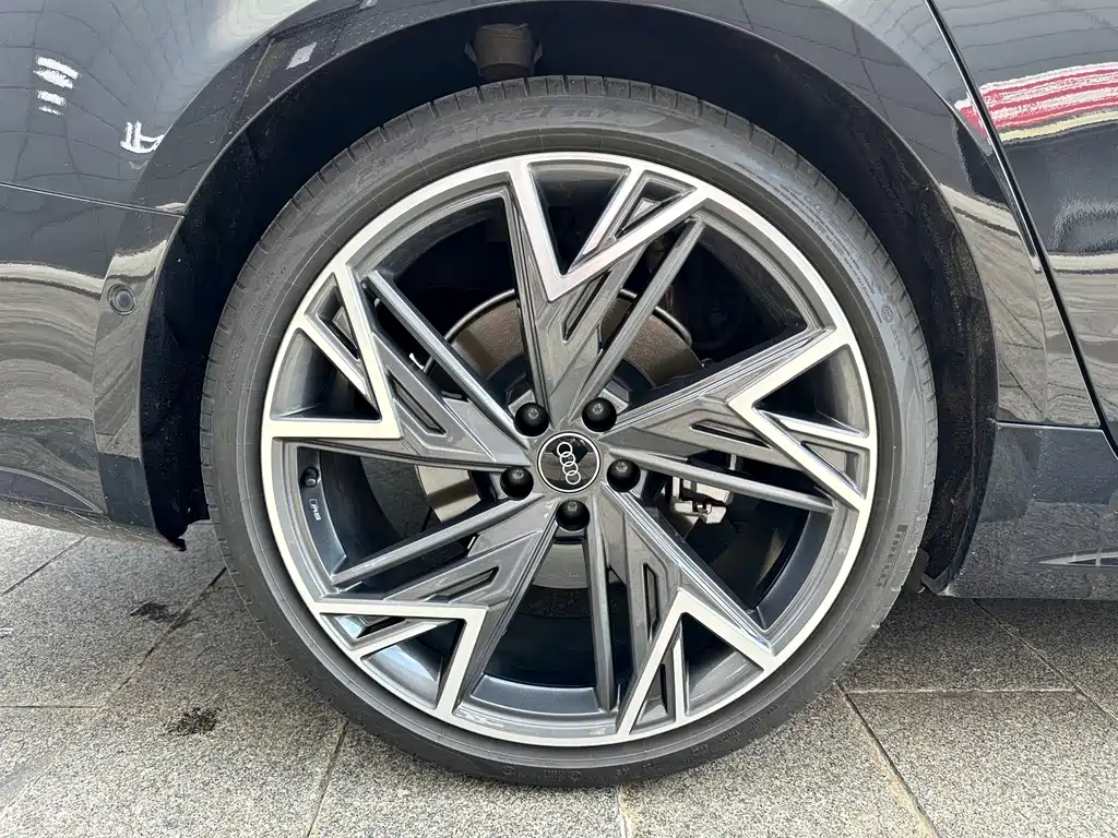 Audi A7L 2023 — фото 25