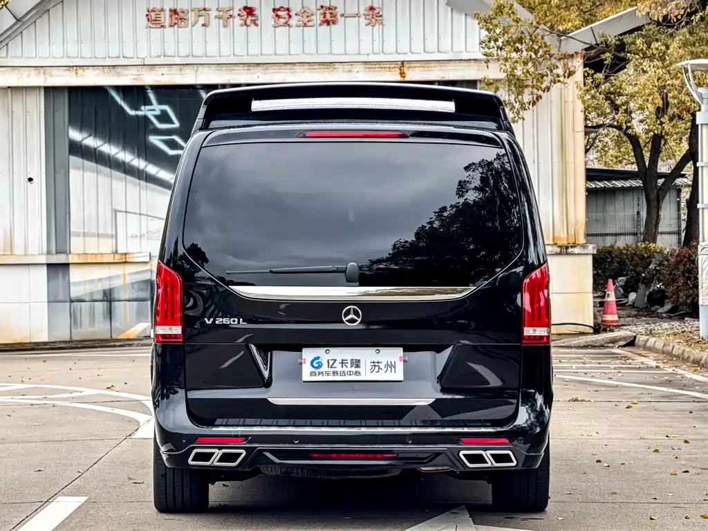 Mercedes-Benz V-Class 2023 — фото 20