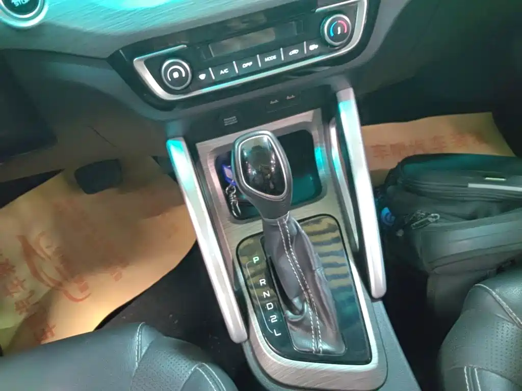 Geely Vision X3 2018 — фото 14