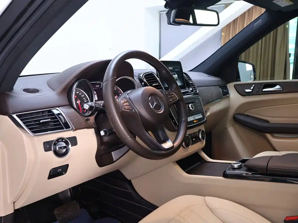 Mercedes-Benz GLE 2018 — фото 11