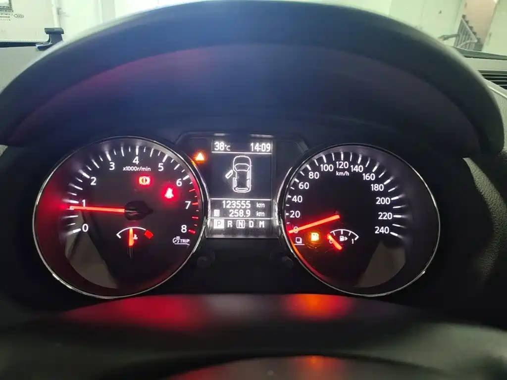 Nissan Qashqai 2014 — фото 18