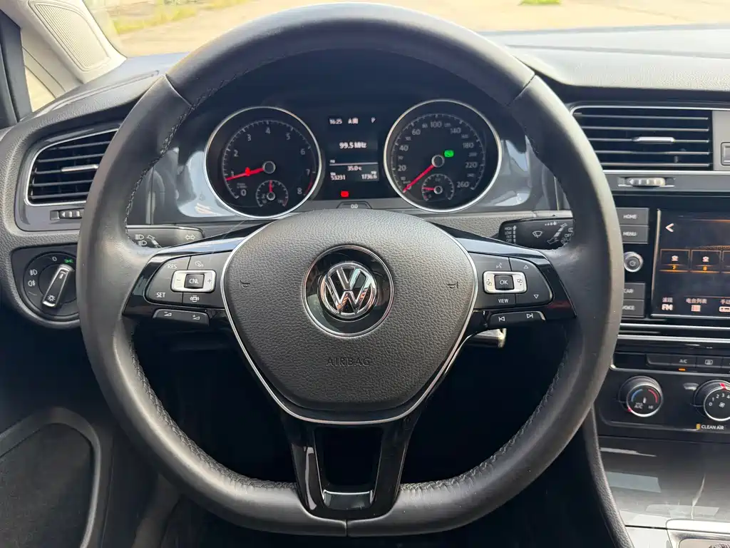 Volkswagen Golf 2019 — фото 15