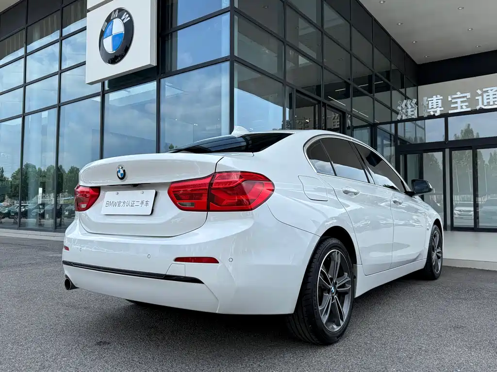 BMW 1 Series 2018 — фото 13