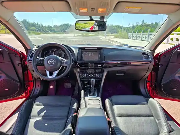 Mazda Atenza 2015