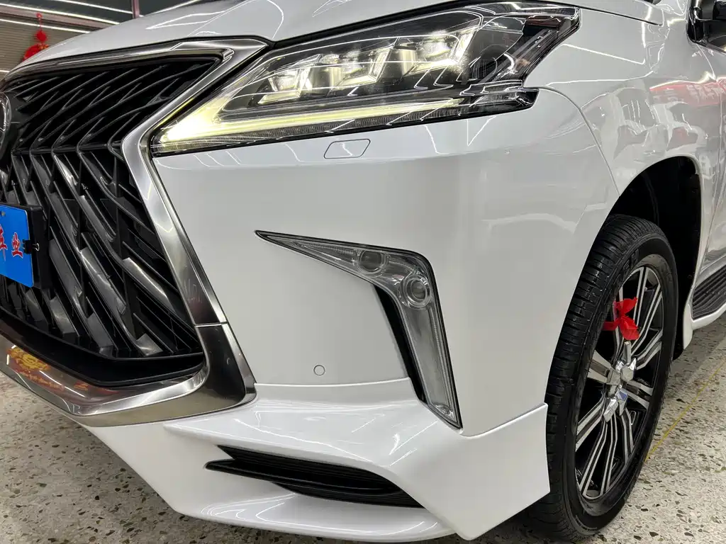 Lexus LX 2018 — фото 10