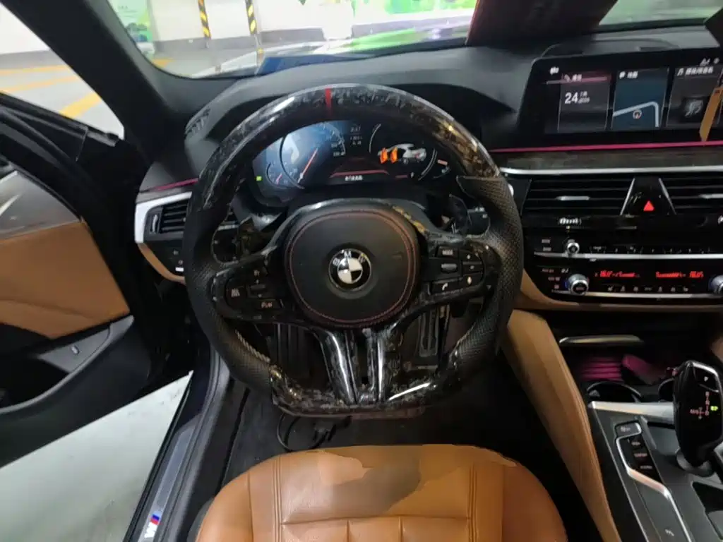 BMW 5 Series 2017 — фото 11