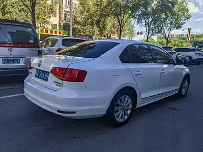 Volkswagen Sagitar 2016