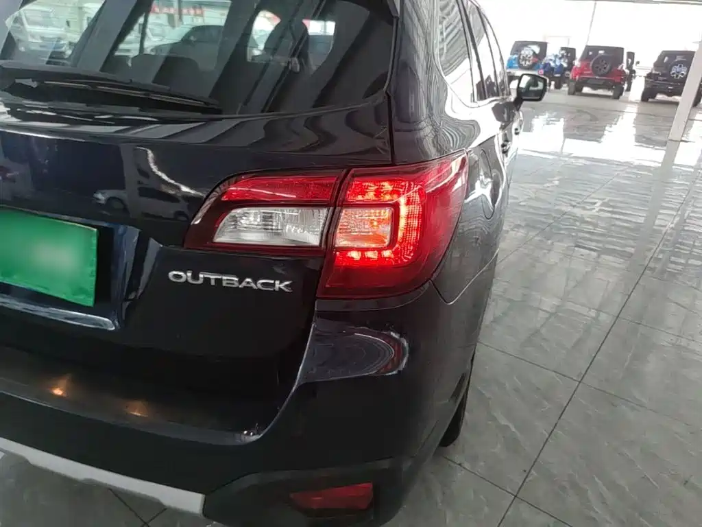 Subaru Outback 2017 — фото 8
