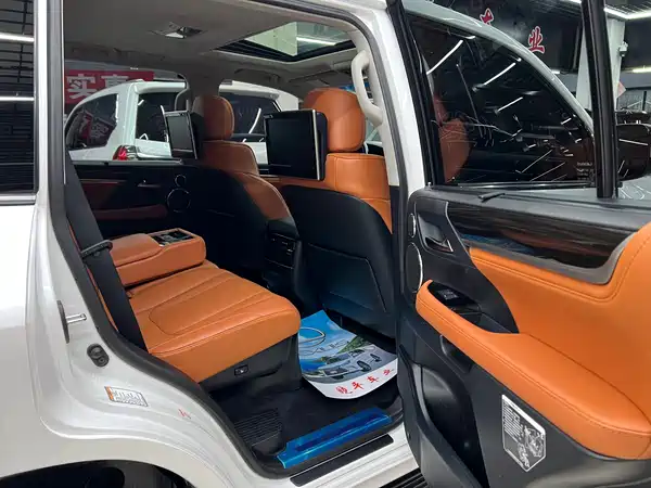 Lexus LX 2017