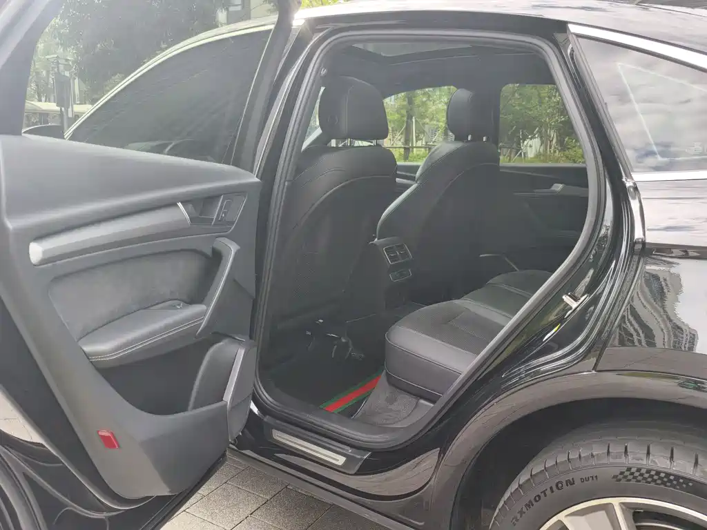 Audi Q5L Sportback 2022 — фото 9