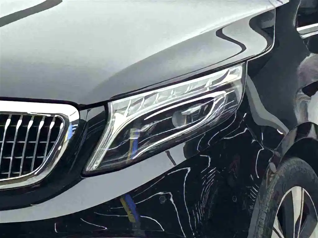 Mercedes-Benz V-Class 2023 — фото 3