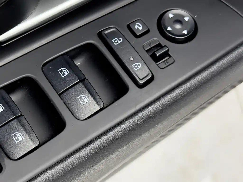 Hyundai Elantra 2022 — фото 10