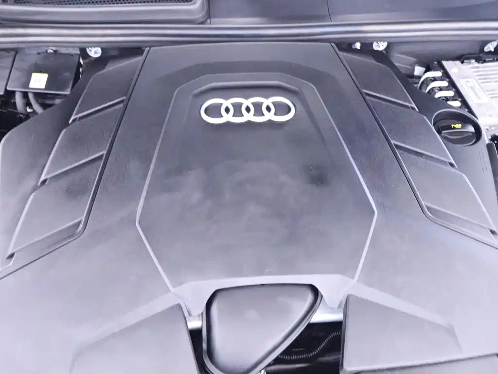 Audi Q7 2025 — фото 25