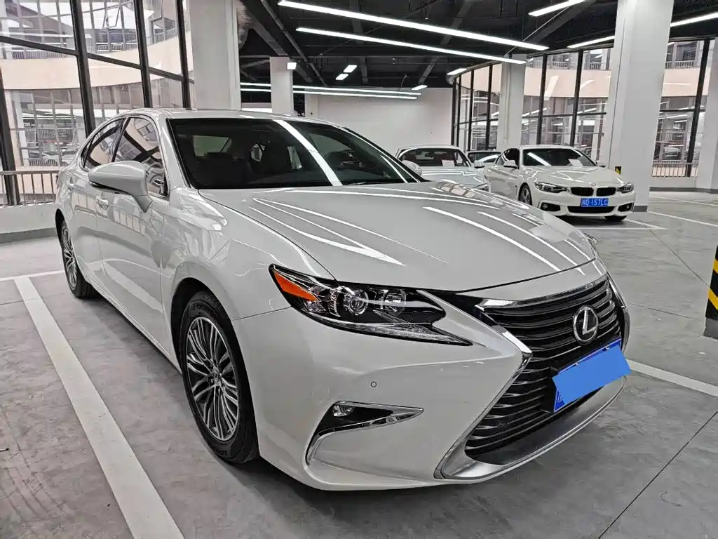 Lexus ES 2016 — фото 3