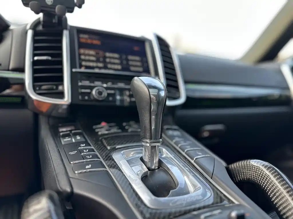 Porsche Cayenne 2015 — фото 14