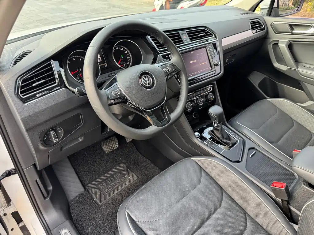 Volkswagen Tiguan L 2018 — фото 8
