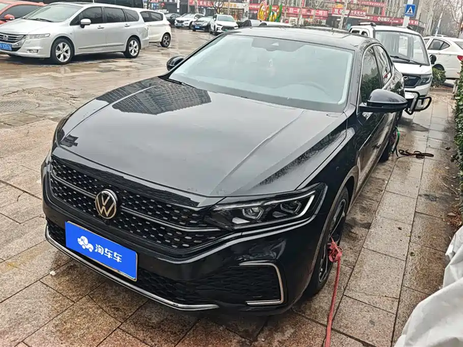Volkswagen Passat 2024