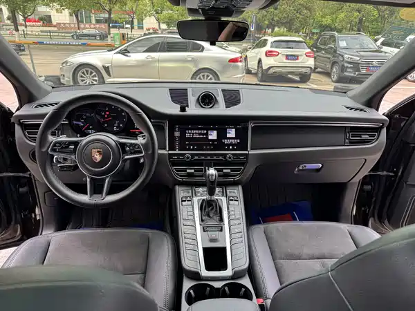 Porsche Macan 2020