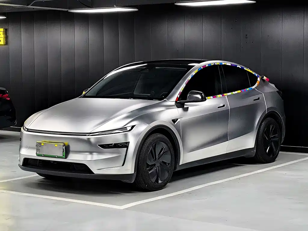 Tesla Model Y 2025 — фото 1