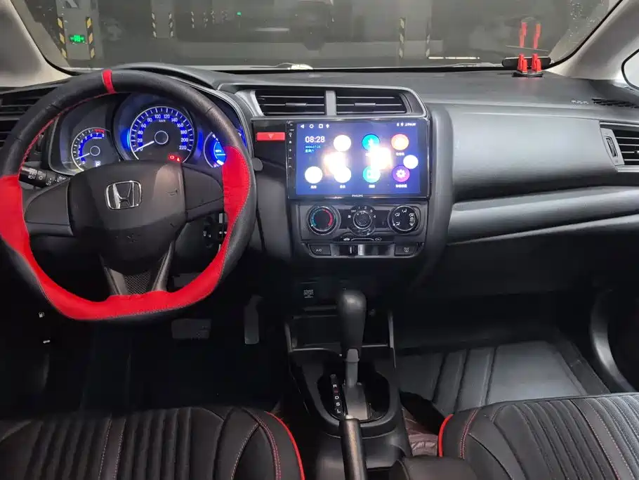 Honda Fit 2018 — фото 12