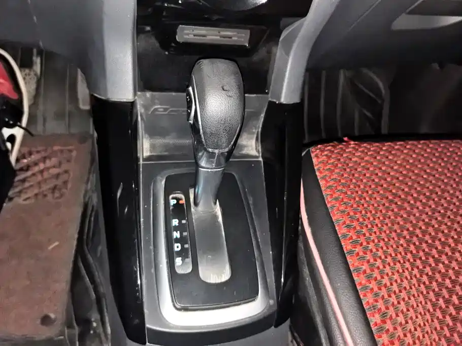 Ford EcoSport 2017 — фото 16