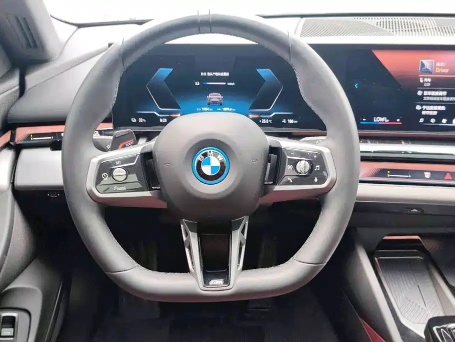 BMW i5 2025 — фото 11