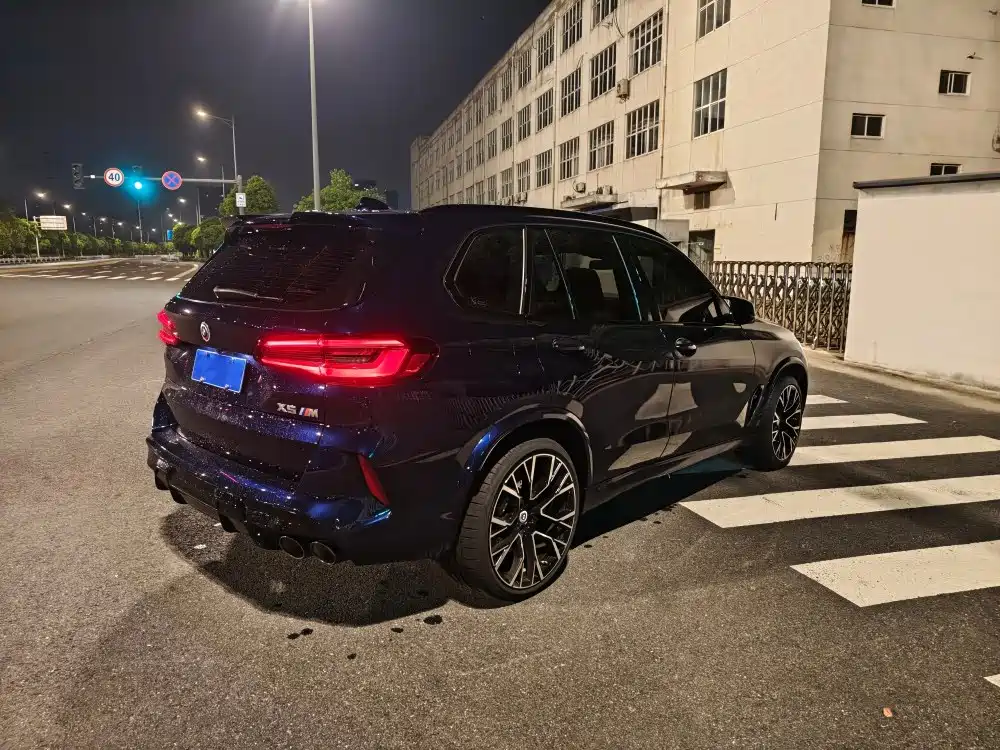 BMW X5 M 2022 — фото 10