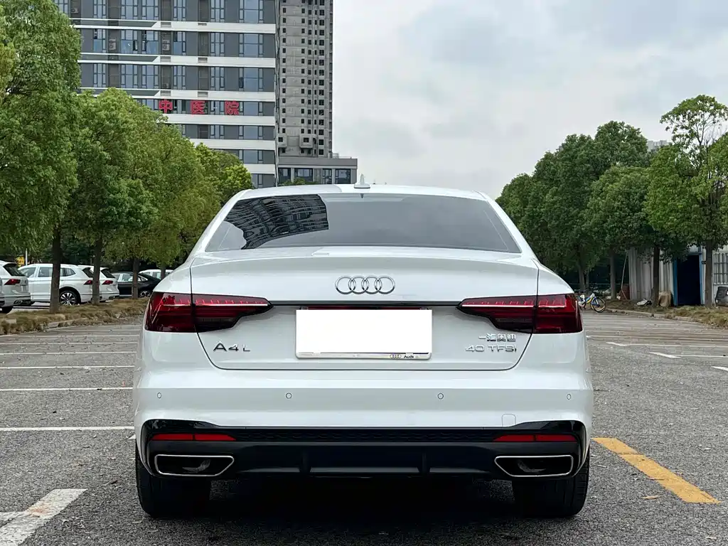 Audi A4L 2023 — фото 16