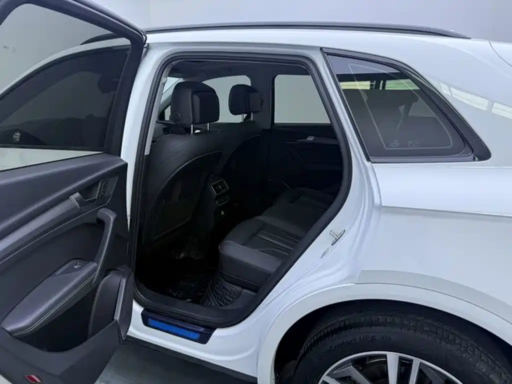 Audi Q5L 2022 — фото 17