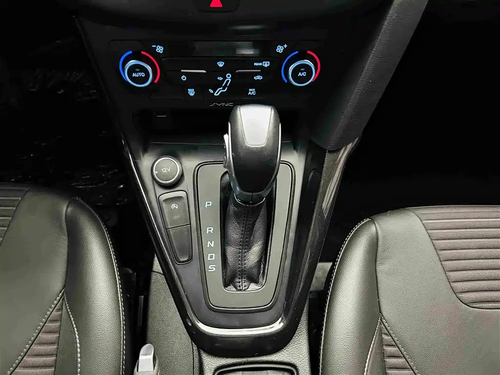 Ford Focus 2017 — фото 17