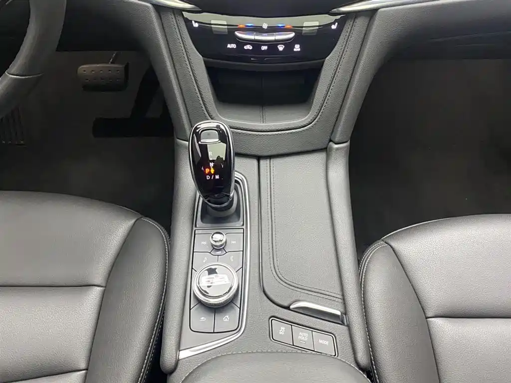 Cadillac XT6 2021 — фото 22