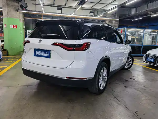 NIO ES8 2020