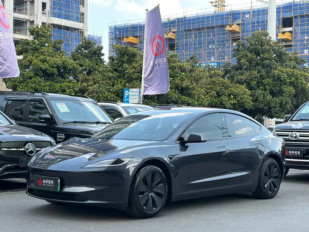 Tesla Model 3 2025