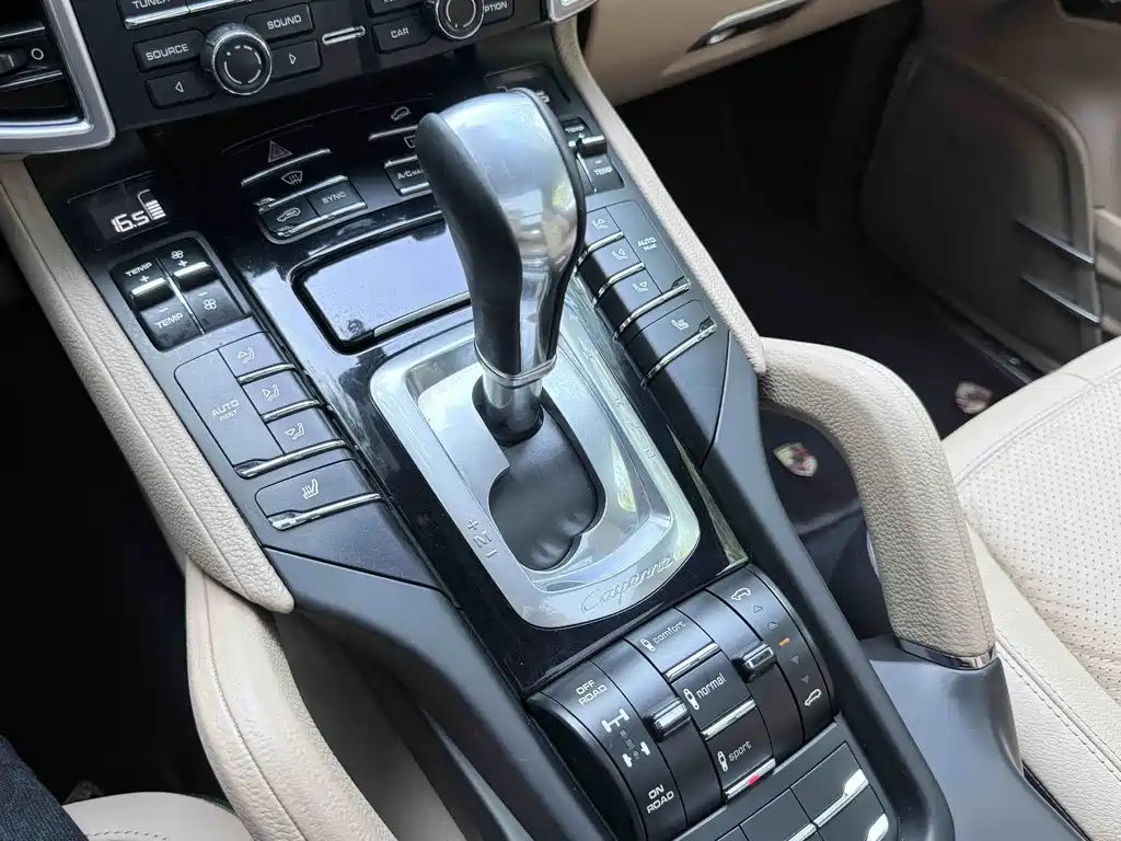 Porsche Cayenne 2014 — фото 18