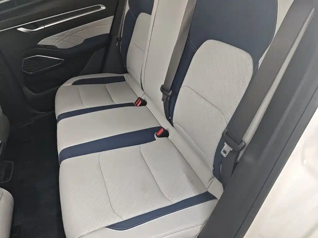 Geely Emgrand 2022 — фото 17