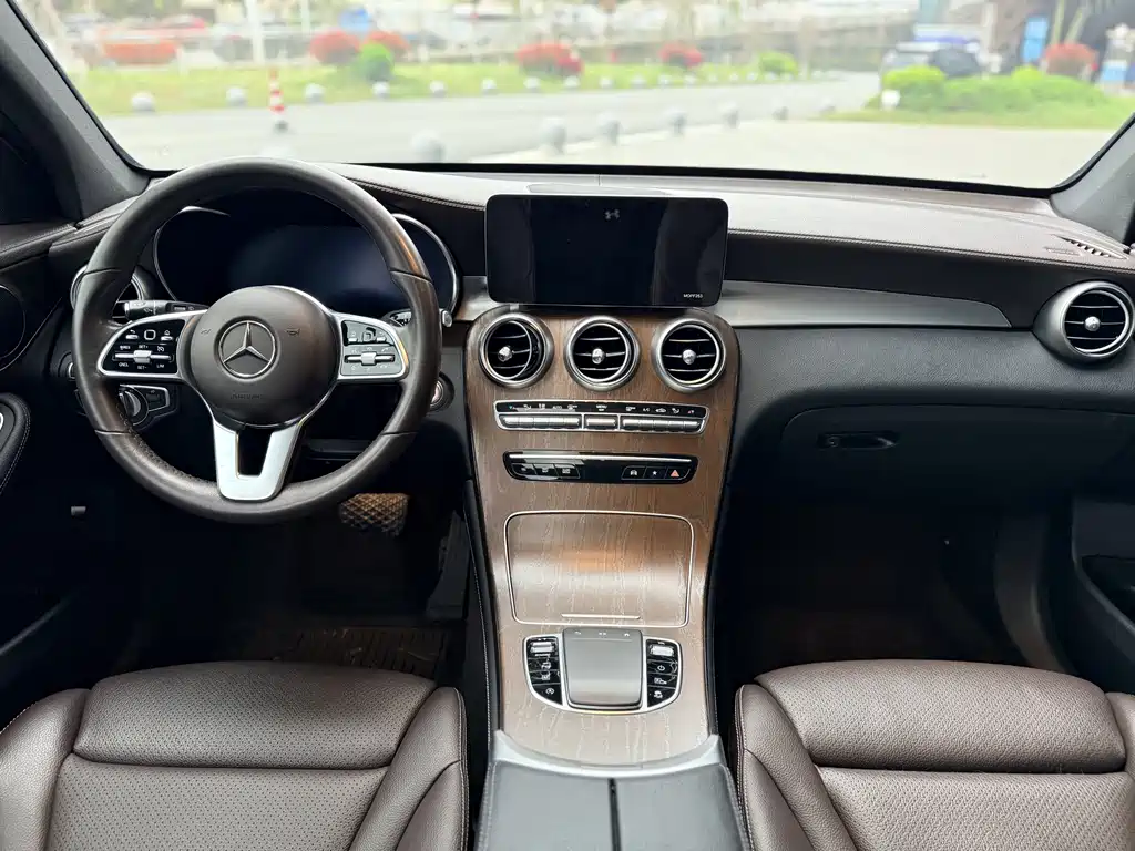Mercedes-Benz GLC 2020 — фото 11